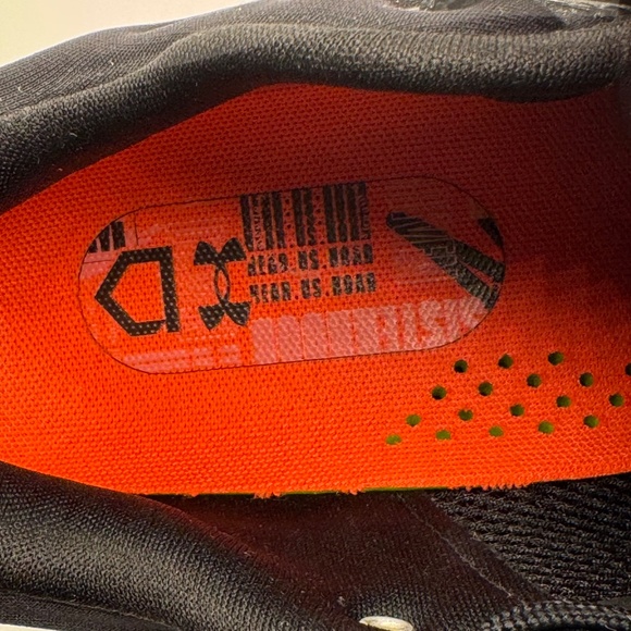 NWOT UNDER ARMOUR (UA) Glyde Metal Softball Cleats Women's Sz 6.5 Black - Picture 11 of 11